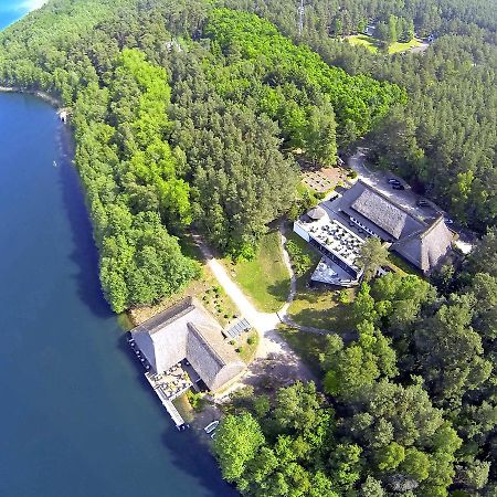 Van Der Valk Naturresort Drewitz Nossentiner Huette Exteriör bild