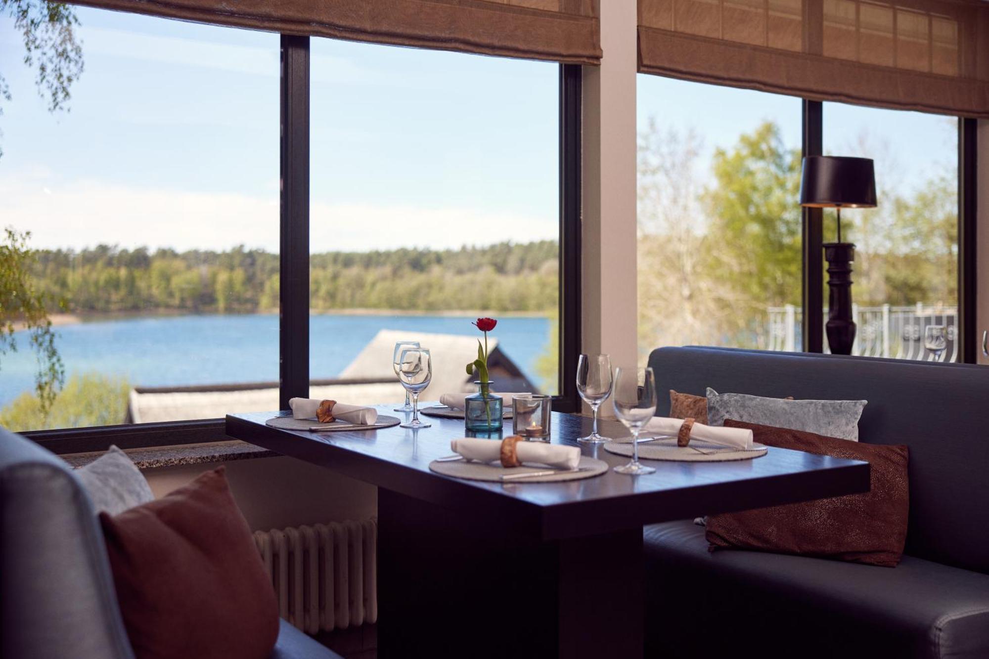 Van Der Valk Naturresort Drewitz Nossentiner Huette Exteriör bild