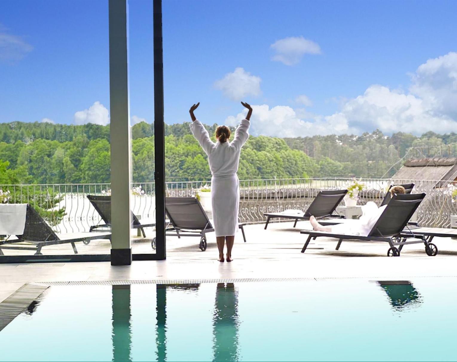 Van Der Valk Naturresort Drewitz Nossentiner Huette Exteriör bild