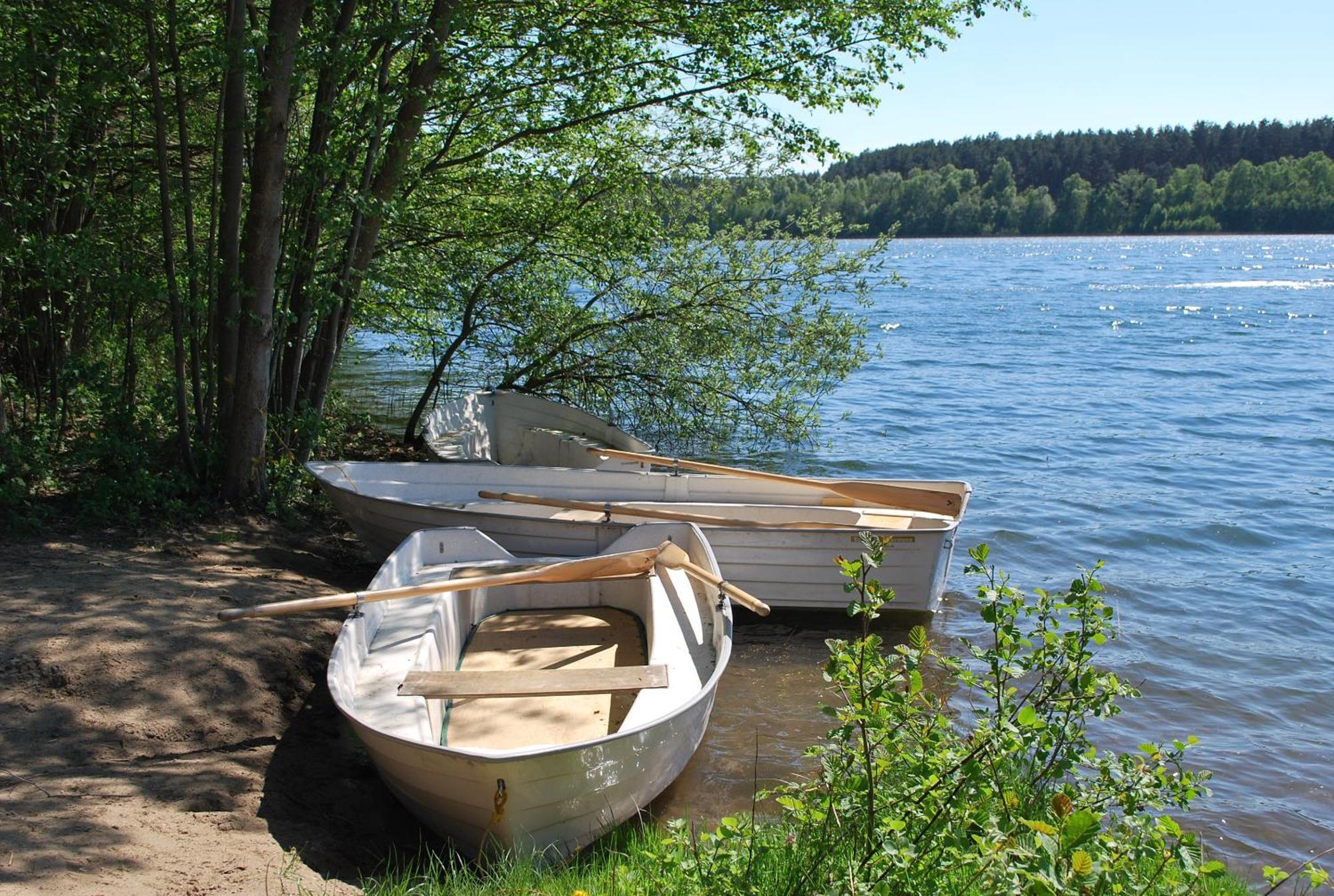 Van Der Valk Naturresort Drewitz Nossentiner Huette Exteriör bild