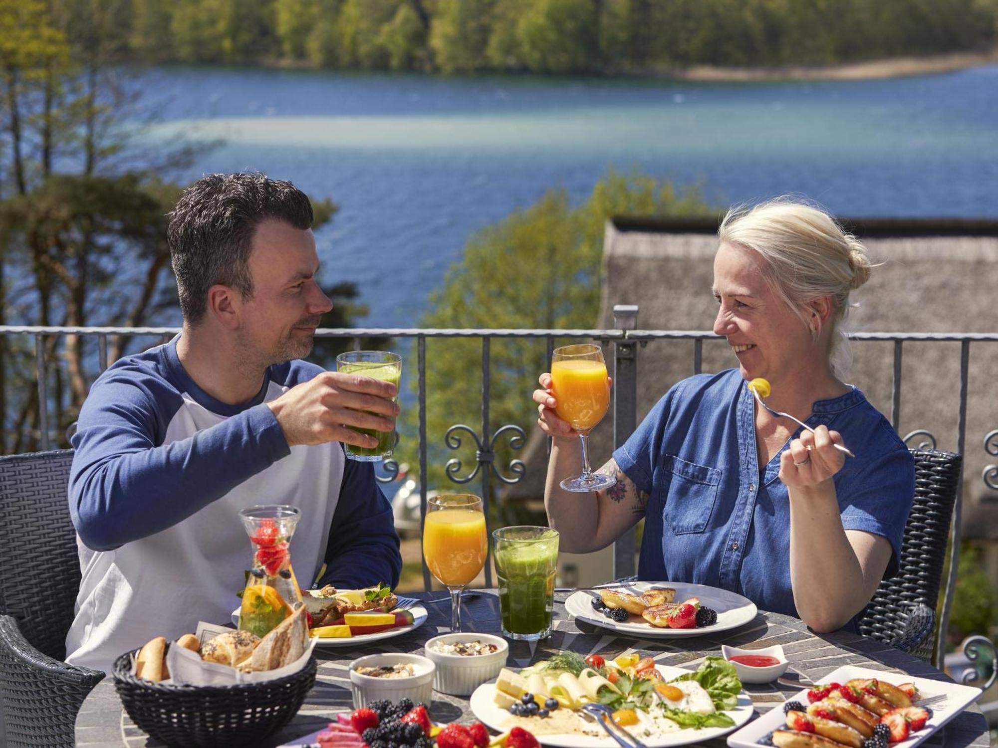 Van Der Valk Naturresort Drewitz Nossentiner Huette Exteriör bild