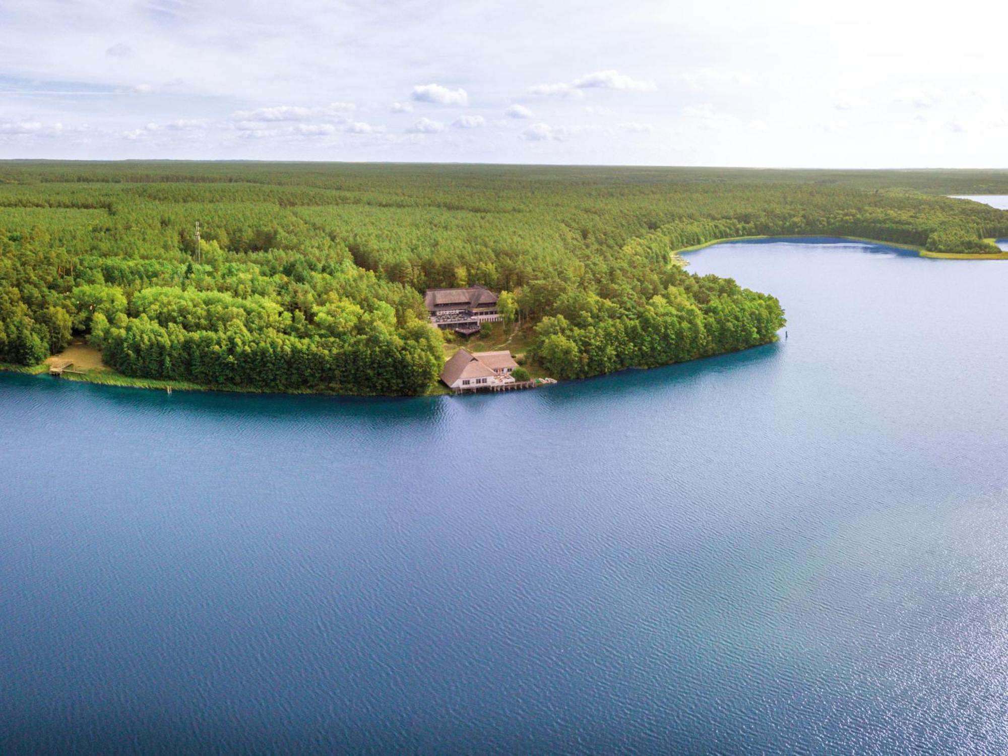 Van Der Valk Naturresort Drewitz Nossentiner Huette Exteriör bild