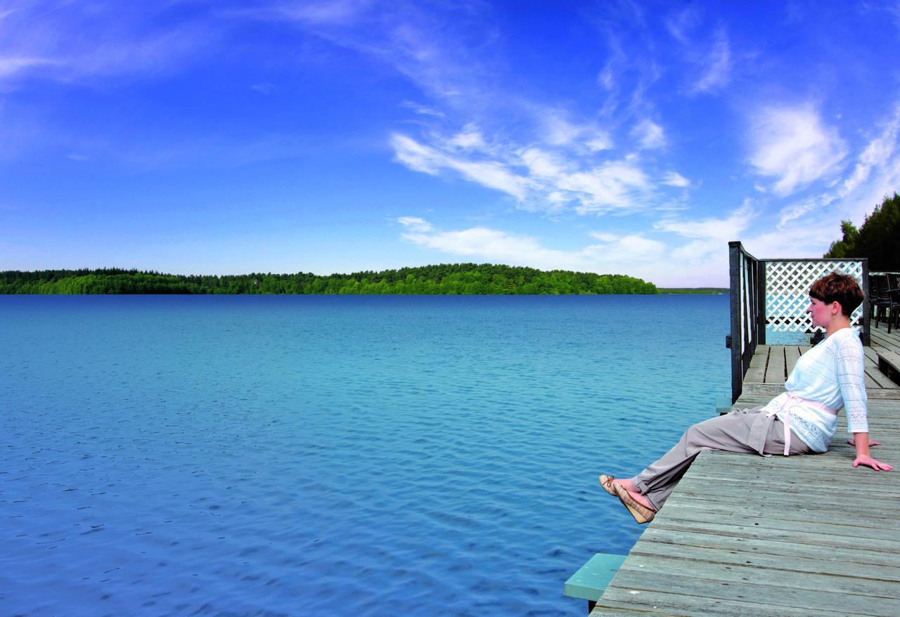 Van Der Valk Naturresort Drewitz Nossentiner Huette Exteriör bild