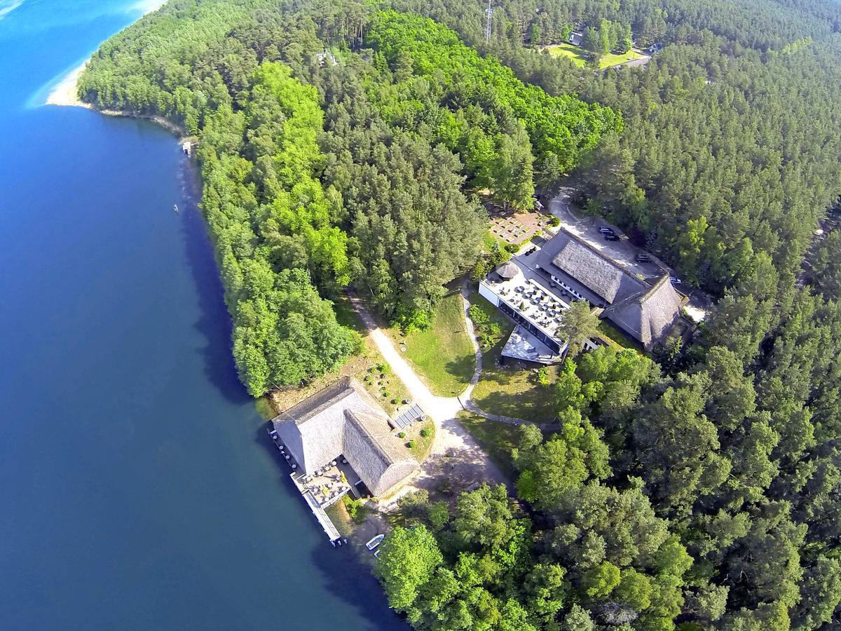 Van Der Valk Naturresort Drewitz Nossentiner Huette Exteriör bild